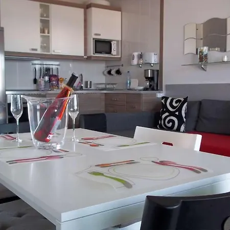Puerto Del Carmen Sleeps 4 Wifi T691539 Apartamento Puerto del Carmen (Lanzarote)