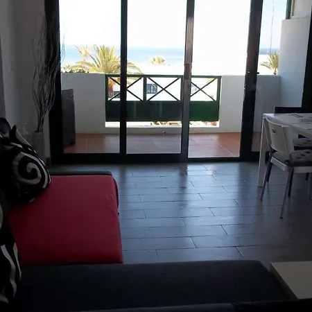 Puerto Del Carmen Sleeps 4 Wifi T691539 Apartamento *