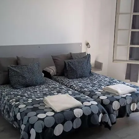Apartamento Puerto Del Carmen Sleeps 4 Wifi T691539 *