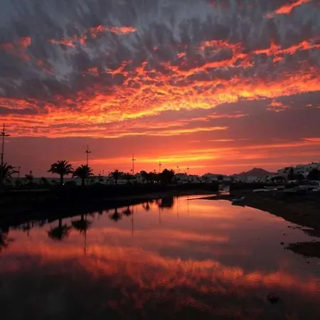 Puerto Del Carmen Sleeps 4 Wifi T691539 Apartamento *